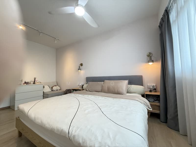 377B Hougang Street 32 HDB Flat For Sale at S$ 878,000 | PropertyGuru Singapore - Bedroom