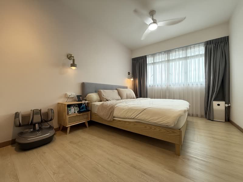 377B Hougang Street 32 HDB Flat For Sale at S$ 878,000 | PropertyGuru Singapore - Bedroom