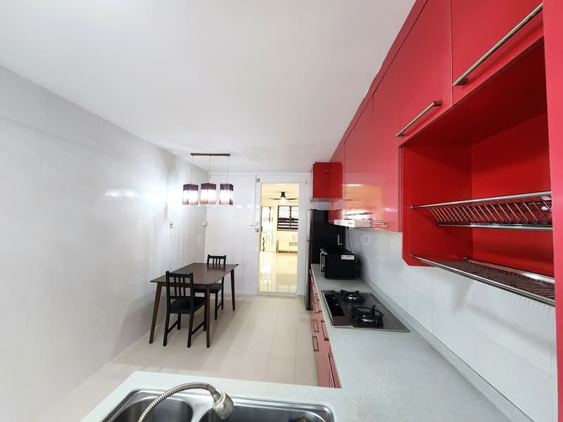 729 Clementi West Street 2, 729 Clementi West Street 2, 2 Bedrooms, 731 sqft, HDB Flat For Rent, by Adeline Low, 500059901 - Clean and Functional Kitchen - PropertyGuru.com.sg