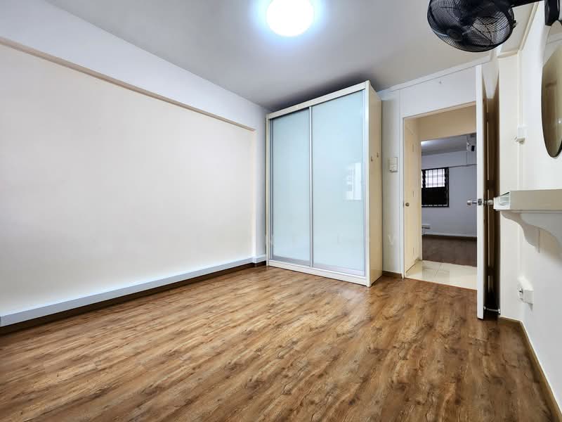 729 Clementi West Street 2, 729 Clementi West Street 2, 2 Bedrooms, 731 sqft, HDB Flat For Rent, by Adeline Low, 500059901 - Master Bedroom - PropertyGuru.com.sg