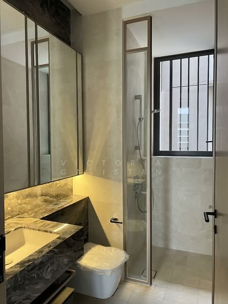 Hyll on Holland Condominium For Sale at S$ 1,950,000 | PropertyGuru Singapore - Bathroom