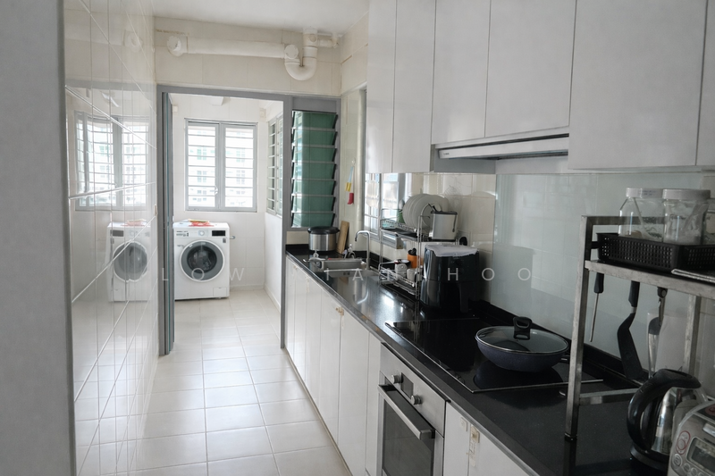 271A Punggol Walk HDB Flat For Sale at S$ 838,000 | PropertyGuru Singapore - Kitchen