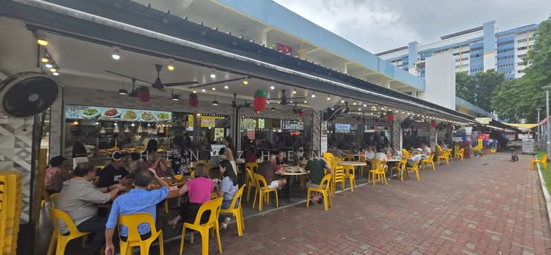 322 Ang Mo Kio Avenue 3 HDB Flat For Sale at S$ 500,000 | PropertyGuru Singapore - Coffeeshop 1 Downstairs