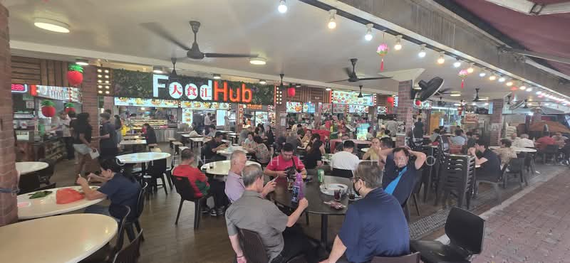 322 Ang Mo Kio Avenue 3 HDB Flat For Sale at S$ 500,000 | PropertyGuru Singapore - Coffeeshop 2 Downstairs