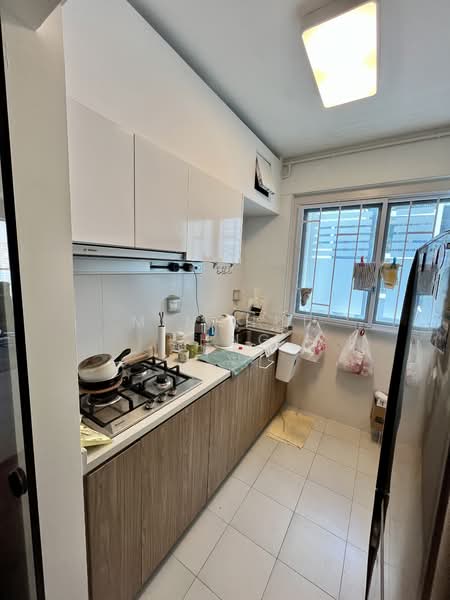 475C Upper Serangoon Crescent HDB Flat For Sale at S$ 650,000 | PropertyGuru Singapore - Kitchen