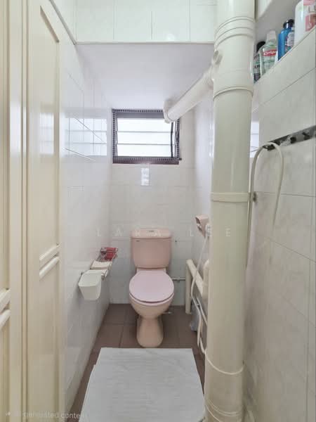 84 Whampoa Drive, 84 Whampoa Drive, 3 Bedrooms, 979 sqft, HDB Flat For Rent, by Clara Lee, 500059959 - Bathroom - PropertyGuru.com.sg