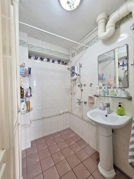 84 Whampoa Drive, 84 Whampoa Drive, 3 Bedrooms, 979 sqft, HDB Flat For Rent, by Clara Lee, 500059959 - Bathroom - PropertyGuru.com.sg