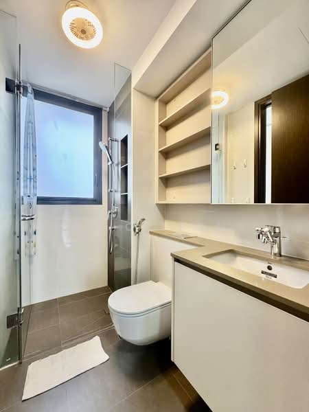 The Gazania Condominium For Sale at S$ 3,500,000 | PropertyGuru Singapore - Bathroom