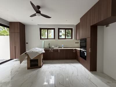 For Rent - Parry Park