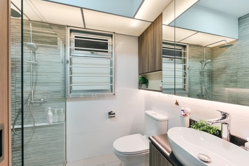 228B Ang Mo Kio Street 23 HDB Flat For Sale at S$ 1,008,000 | PropertyGuru Singapore - Bathroom
