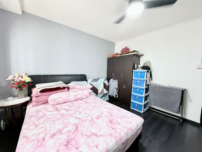 648 Woodlands Ring Road HDB Flat For Sale at S$ 880,000 | PropertyGuru Singapore - Bedroom