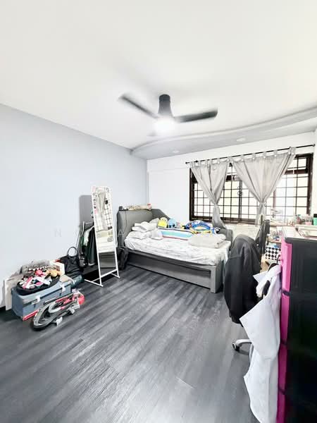 648 Woodlands Ring Road HDB Flat For Sale at S$ 880,000 | PropertyGuru Singapore - Bedroom