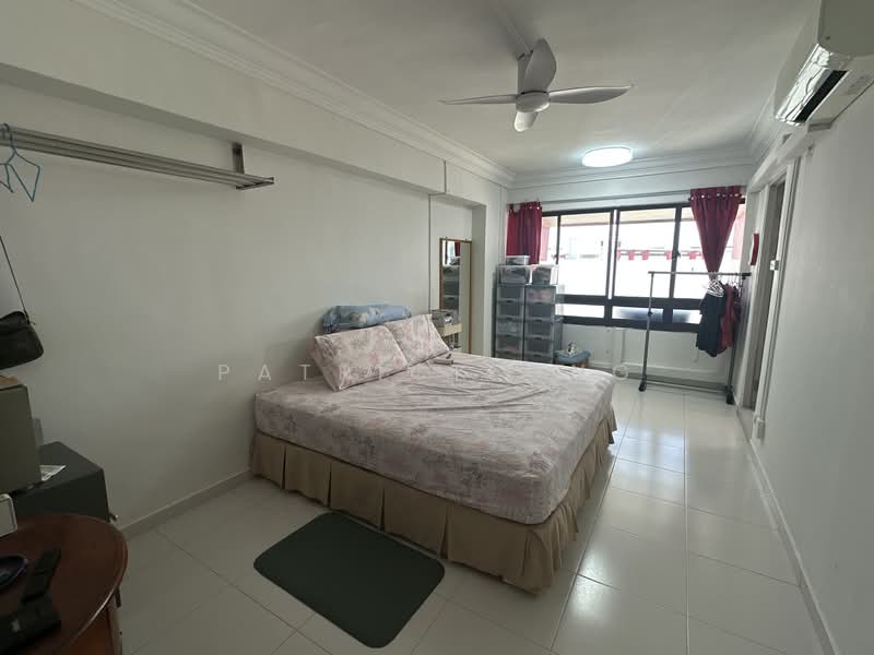 289E Bukit Batok Street 25 HDB Flat For Sale at S$ 638,000 | PropertyGuru Singapore - Bedroom