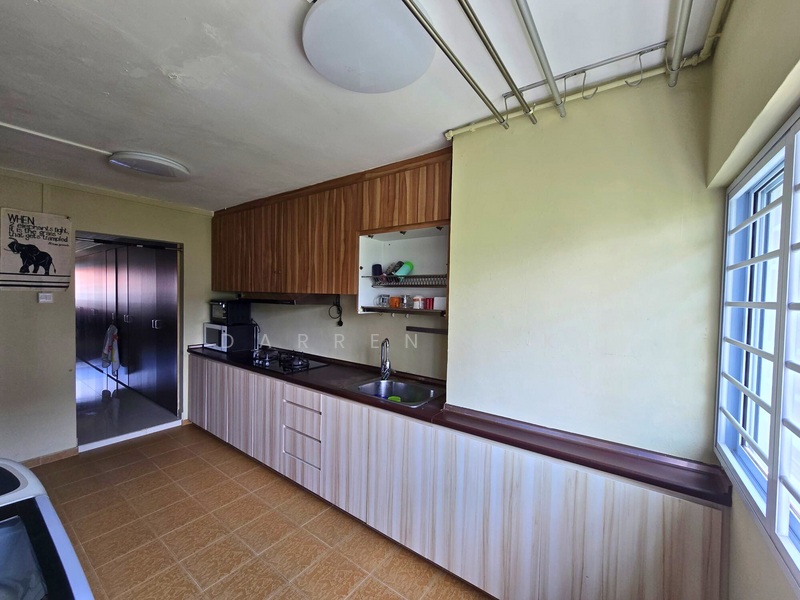 77 Telok Blangah Drive HDB Flat For Sale at S$ 615,000 | PropertyGuru Singapore - Kitchen