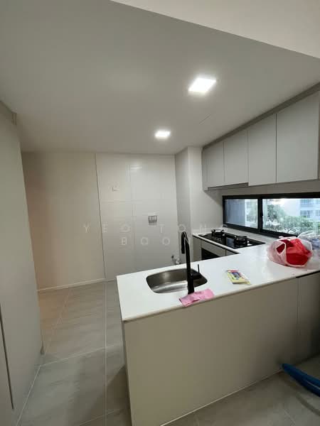Parc Centros Condominium For Sale at S$ 1,300,000 | PropertyGuru Singapore - Kitchen