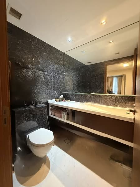 Altez Condominium For Sale at S$ 1,200,000 | PropertyGuru Singapore - Bathroom