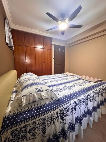570 Hougang Street 51, 570 Hougang Street 51, Room Rental, 200 sqft, HDB Flat For Rent, by Darren Kek, 500060051 - Bedroom - PropertyGuru.com.sg