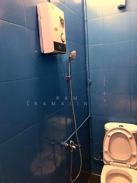 Paya Lebar Gardens, Upper Paya Lebar Road, 3 Bedrooms, 1,800 sqft, Shophouse For Rent, by Ram (Ramalingam), 500060092 - Bathroom - PropertyGuru.com.sg