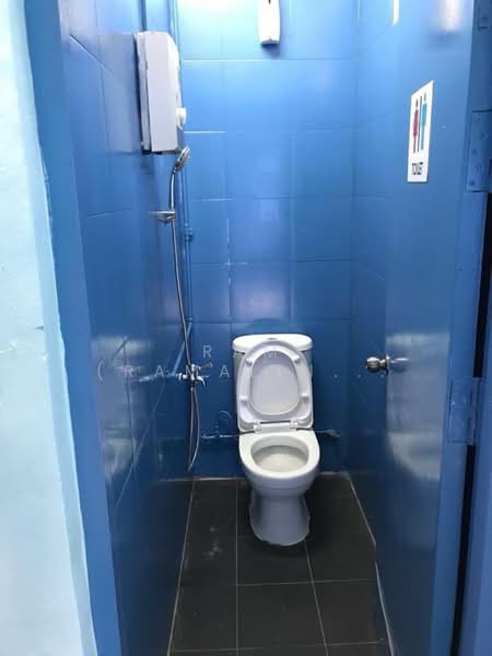 Paya Lebar Gardens, Upper Paya Lebar Road, 3 Bedrooms, 1,800 sqft, Shophouse For Rent, by Ram (Ramalingam), 500060092 - Bathroom - PropertyGuru.com.sg