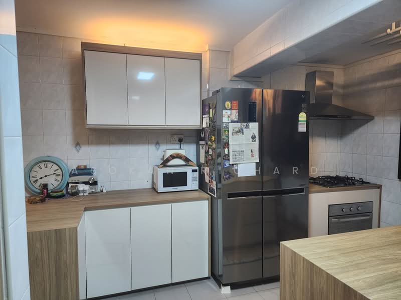 5 Marsiling Drive HDB Flat For Sale at S$ 470,000 | PropertyGuru Singapore - Kitchen
