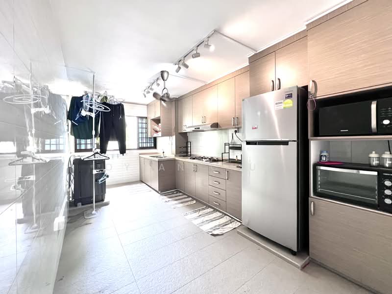 203 Yishun Street 21, 203 Yishun Street 21, Room Rental, 90 sqft, HDB Flat For Rent, by Dylan Chua, 500060125 - Kitchen - PropertyGuru.com.sg