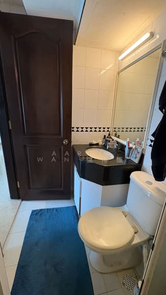 The Bencoolen Apartment For Sale at S$ 1,599,999 | PropertyGuru Singapore - Bathroom