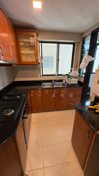 The Bencoolen Apartment For Sale at S$ 1,599,999 | PropertyGuru Singapore - Kitchen