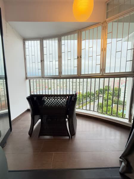 443 Yishun Avenue 11 HDB Flat For Sale at S$ 670,000 | PropertyGuru Singapore - Balcony