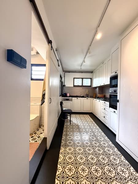 18 Dover Crescent, 18 Dover Crescent, 3 Bedrooms, 990 sqft, HDB Flat For Rent, by Florence Zheng Zhen, 500060139 - Kitchen - PropertyGuru.com.sg