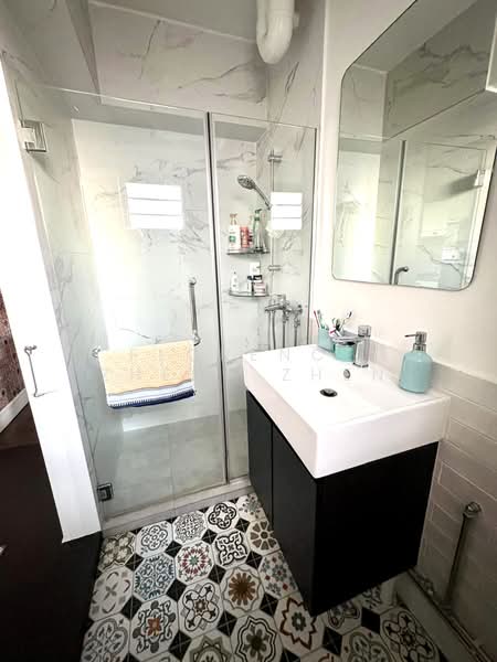 18 Dover Crescent, 18 Dover Crescent, 3 Bedrooms, 990 sqft, HDB Flat For Rent, by Florence Zheng Zhen, 500060139 - Bathroom - PropertyGuru.com.sg