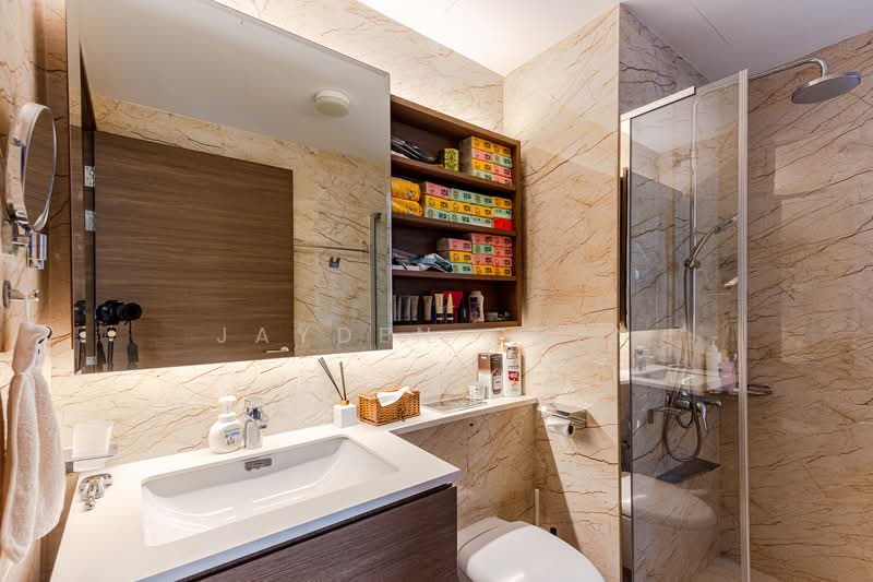 Queens Peak Condominium For Sale at S$ 1,750,000 | PropertyGuru Singapore - Bathroom