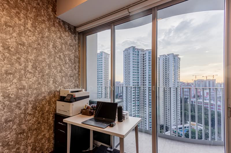 Queens Peak Condominium For Sale at S$ 1,750,000 | PropertyGuru Singapore - Study