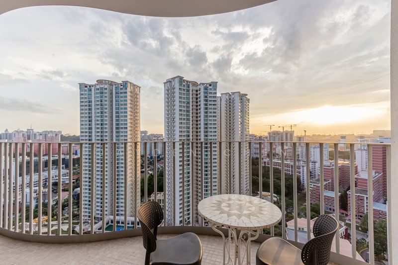 Queens Peak Condominium For Sale at S$ 1,750,000 | PropertyGuru Singapore - Balcony