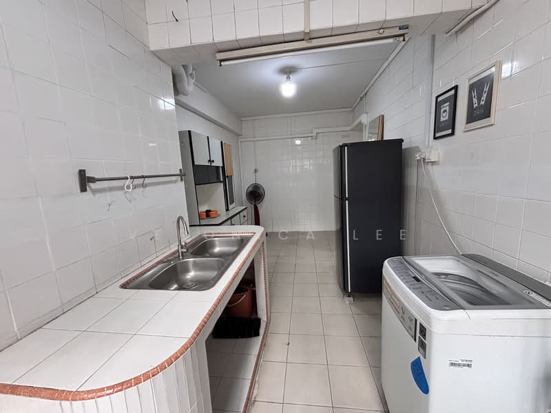 284 Choa Chu Kang Avenue 3, 284 Choa Chu Kang Avenue 3, 4 Bedrooms, 1,119 sqft, HDB Flat For Rent, by Veronica Lee, 500060148 - Kitchen - PropertyGuru.com.sg