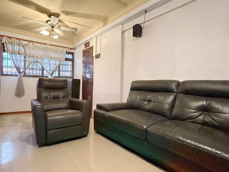 351 Clementi Avenue 2 HDB Flat For Sale at S$ 570,000 | PropertyGuru Singapore - Living Room