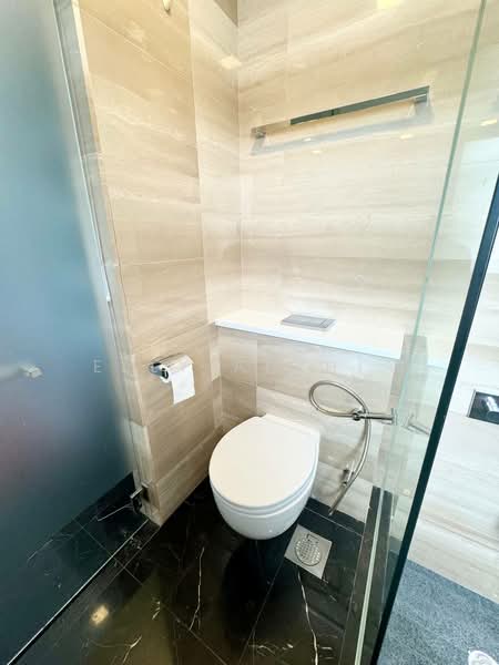 Adria, 12 Derbyshire Road, 2 Bedrooms, 807 sqft, Condominium For Rent, by Elly Apphia, 500060170 - Bathroom - PropertyGuru.com.sg