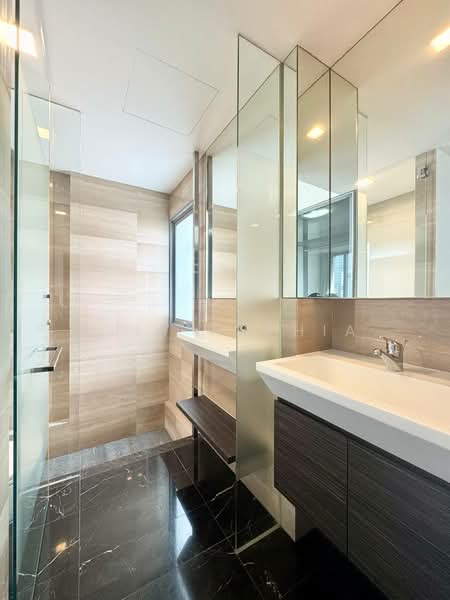 Adria, 12 Derbyshire Road, 2 Bedrooms, 807 sqft, Condominium For Rent, by Elly Apphia, 500060170 - Bathroom - PropertyGuru.com.sg