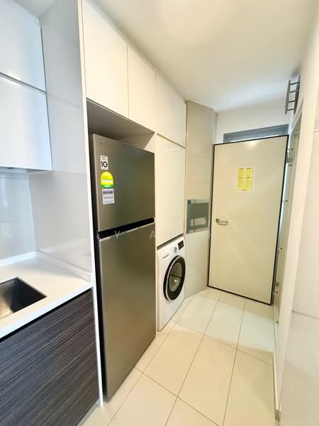 Adria, 12 Derbyshire Road, 2 Bedrooms, 807 sqft, Condominium For Rent, by Elly Apphia, 500060170 - Kitchen - PropertyGuru.com.sg