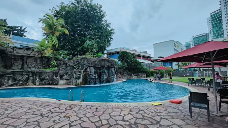 Regent Heights, 50 Bukit Batok East Avenue 5, 2 Bedrooms, 1,023 sqft, Condominium For Rent, by Tan Hui Shan, 500060178 - Pool - PropertyGuru.com.sg