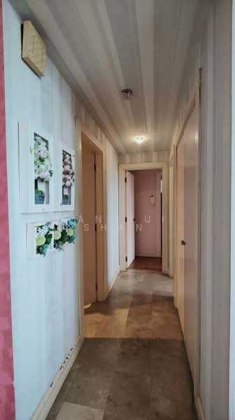 Regent Heights, 50 Bukit Batok East Avenue 5, 2 Bedrooms, 1,023 sqft, Condominium For Rent, by Tan Hui Shan, 500060178 - Corridor - PropertyGuru.com.sg