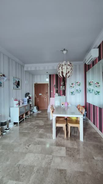 Regent Heights, 50 Bukit Batok East Avenue 5, 2 Bedrooms, 1,023 sqft, Condominium For Rent, by Tan Hui Shan, 500060178 - Dining Room - PropertyGuru.com.sg