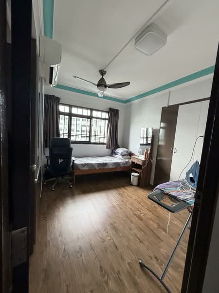 351 Ang Mo Kio Street 32 HDB Flat For Sale at S$ 1,050,000 | PropertyGuru Singapore - Bedroom