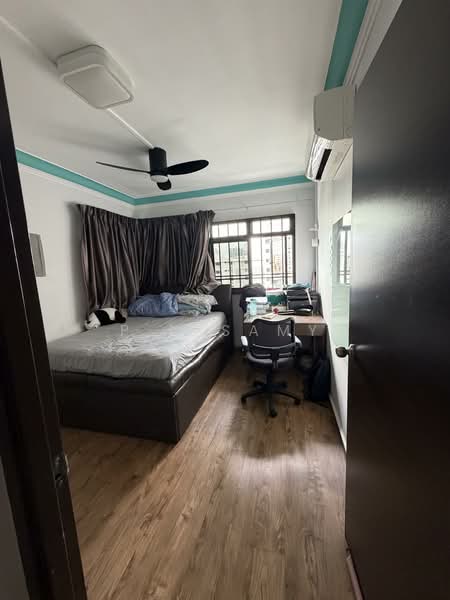 351 Ang Mo Kio Street 32 HDB Flat For Sale at S$ 1,050,000 | PropertyGuru Singapore - Bedroom