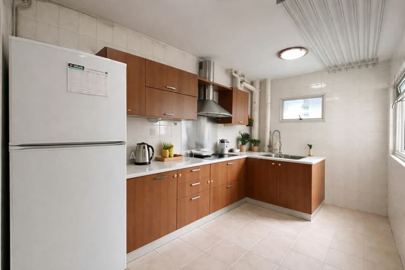 126C Edgedale Plains HDB Flat For Sale at S$ 728,000 | PropertyGuru Singapore - Kitchen