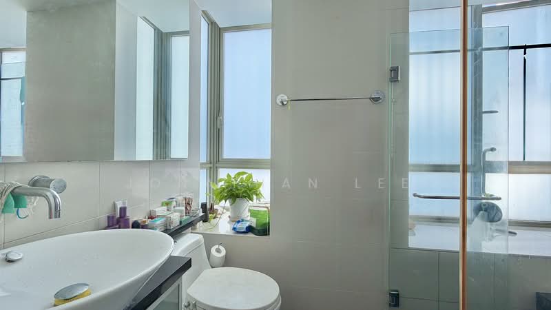 Casa Merah Condominium For Sale at S$ 1,550,000 | PropertyGuru Singapore - Bathroom