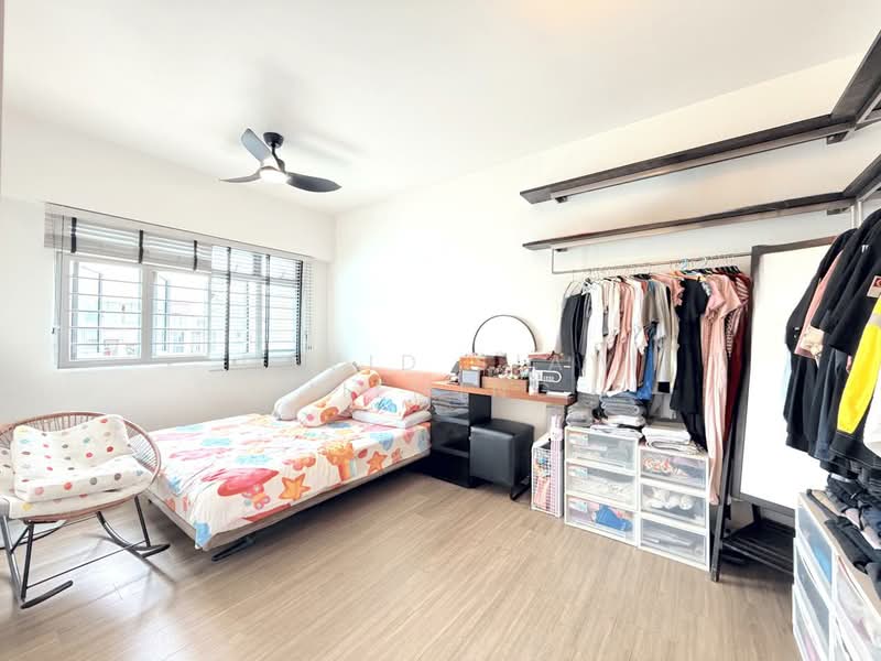 377A Hougang Street 32 HDB Flat For Sale at S$ 1,200,000 | PropertyGuru Singapore - Bedroom