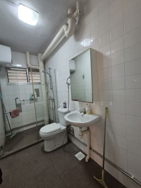 5 Toh Yi Drive, 5 Toh Yi Drive, Room Rental, 150 sqft, HDB Flat For Rent, by Michael Ser, 500060205 - Bathroom - PropertyGuru.com.sg