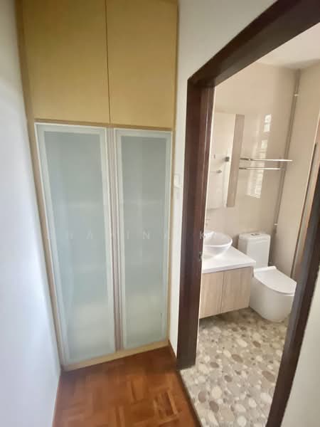 Renovated Terrace at Sixth Avenue, Sixth Avenue | Garlick Park | Bukit Timah, 6 Bedrooms, 4,000 sqft, Terraced House For Rent, by Bhavina Kaur, 500060208 - Bathroom - PropertyGuru.com.sg