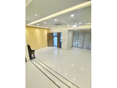 For Rent - Renovated Terrace at Sixth Avenue