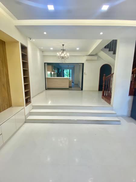 Renovated Terrace at Sixth Avenue, Sixth Avenue | Garlick Park | Bukit Timah, 6 Bedrooms, 4,000 sqft, Terraced House For Rent, by Bhavina Kaur, 500060208 - Living Room - PropertyGuru.com.sg